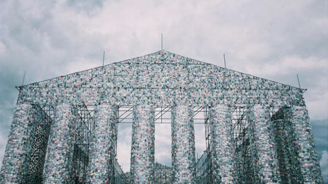 100 Bin Yasaklı Kitaptan Parthenon Tapınağı’nın Tam Boyutlu Kopyasını İnşa Eden Sanatçı