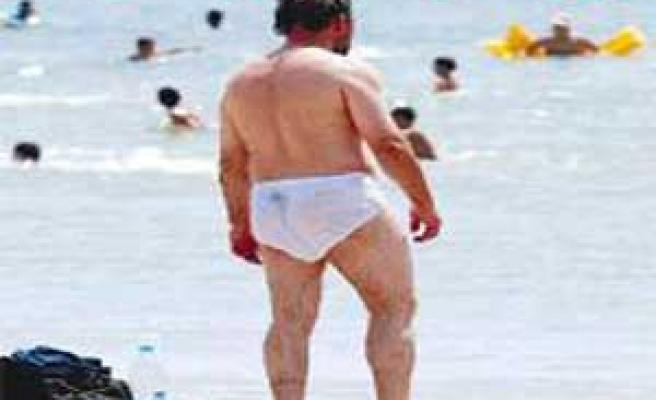 Plajda ne giyersiniz?