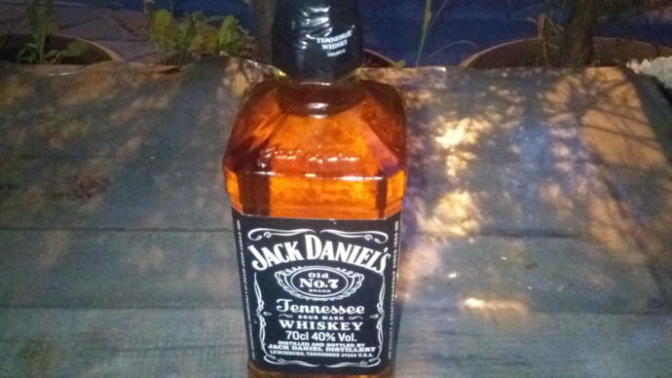 Bu viski hediye geldi?