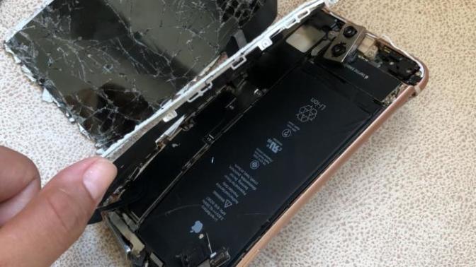 O phone 8 plus balkondan düştü 7. kat parçalandı servis yapar mı yapılır mı kriz geçireceğim resimli?