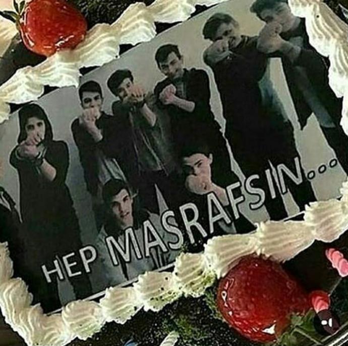 Doğum gününüzde sevgiliniz böyle bir pasta gönderse 😂 canım sevgilim benim dermisiniz?