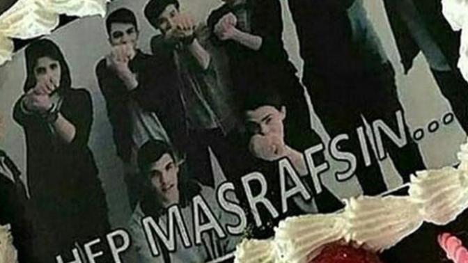 Doğum gününüzde sevgiliniz böyle bir pasta gönderse 😂 canım sevgilim benim dermisiniz?