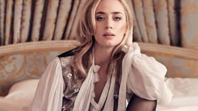 Emily Blunt ile şarkıcı Sıla çok benzemiyor mu?