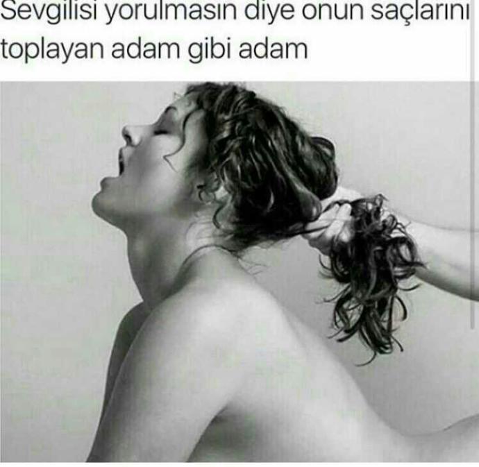 Kızlar sizce bir erkek sevgilisinin saçlarını toplamalı mı 🙂?