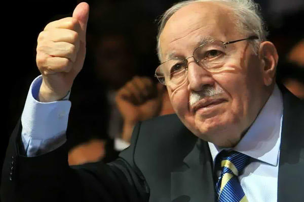 Arkadaşlar , Bülent Ecevit mi Necmettin Erbakan mı ?? Hangisi Daha Başarılı Ve Cesur Bir Liderdi ??