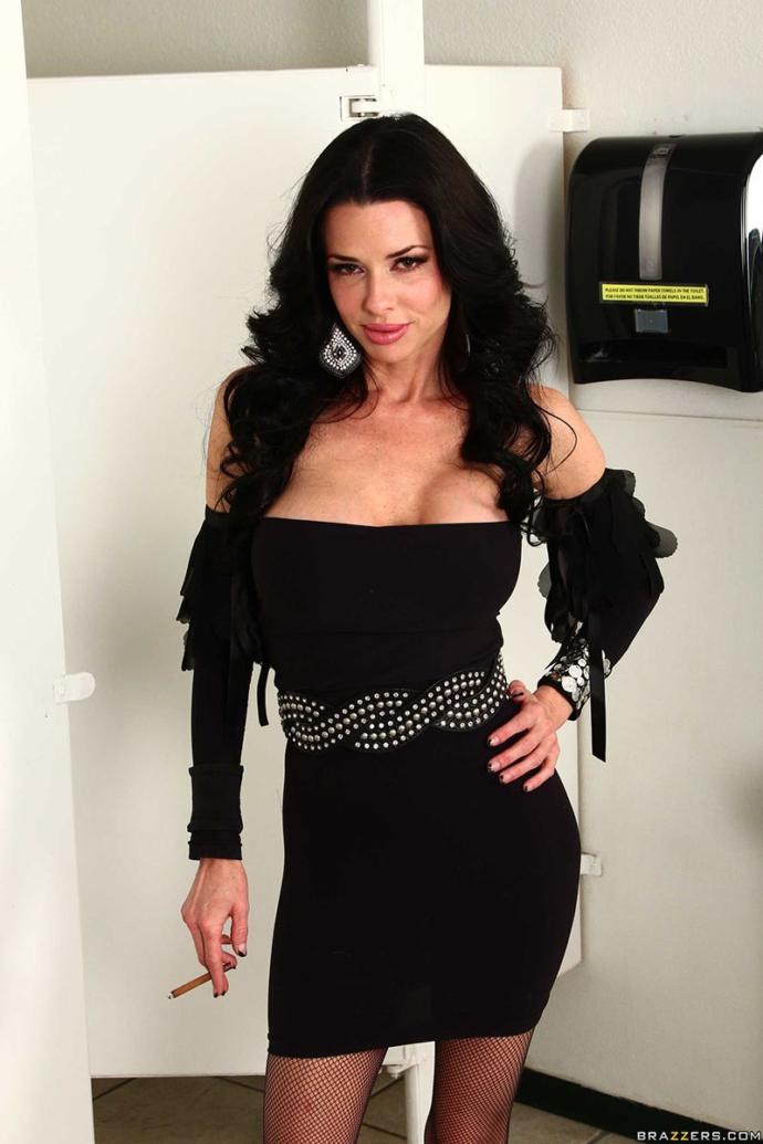 Dominant/vahşi partnerleri sevdiği bilinen p*rno yıldızı Veronica Avluv, kendisini kimin tam olarak tatmin ettiğini söylemiştir?