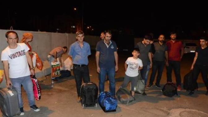 Yolculuk yapmak için bindiğiniz otobüste klima çalışmıyor diye şikayette bulunup şoför sizi otobüsten indirse ne yaparsınız?