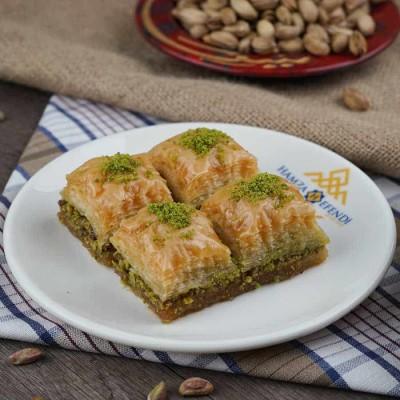 Sizce baklavanın yanına hangisi daha iyi gider?