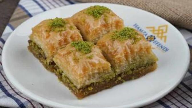 Sizce baklavanın yanına hangisi daha iyi gider?