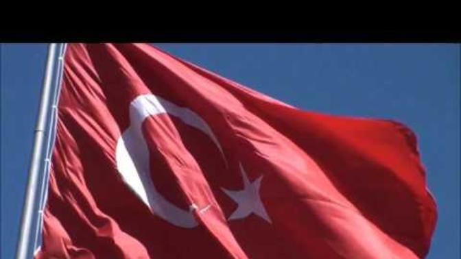 İstiklal Marşını ırkçı bir dayatma olarak gören var mi?