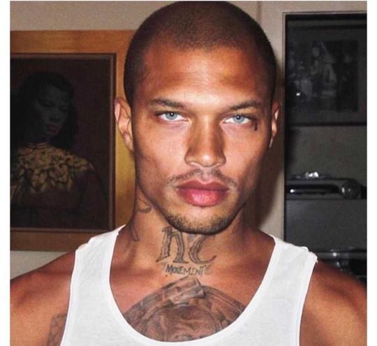 2018'in en seksi erkeği Tom Hardy seçildi! Size göre dünyanın en seksi ünlü erkeği kim?