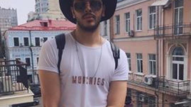 Erkekte kolye nasıl duruyor?