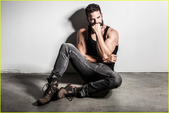 Özgürlüğün Elli Tonu'nun kadrosunda yer alan aktör Brant Daugherty bence rol arkadaşı Jamie Dornan'dan daha seksi. Ne dersiniz?