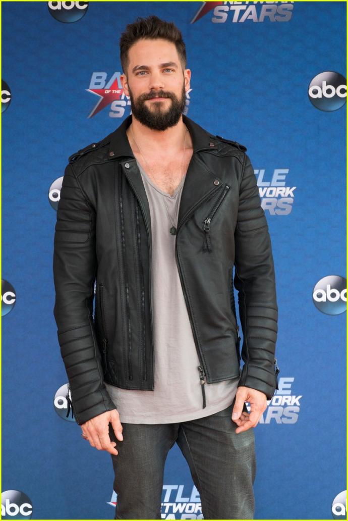 Özgürlüğün Elli Tonu'nun kadrosunda yer alan aktör Brant Daugherty bence rol arkadaşı Jamie Dornan'dan daha seksi. Ne dersiniz?