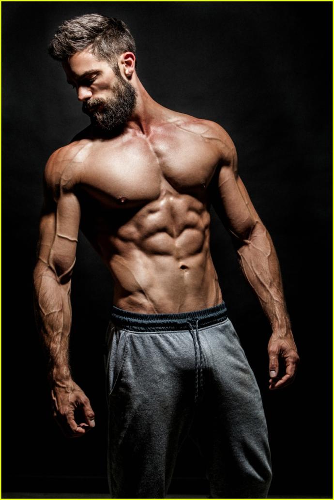 Özgürlüğün Elli Tonu'nun kadrosunda yer alan aktör Brant Daugherty bence rol arkadaşı Jamie Dornan'dan daha seksi. Ne dersiniz?