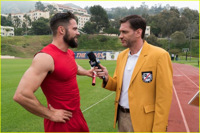 Özgürlüğün Elli Tonu'nun kadrosunda yer alan aktör Brant Daugherty bence rol arkadaşı Jamie Dornan'dan daha seksi. Ne dersiniz?