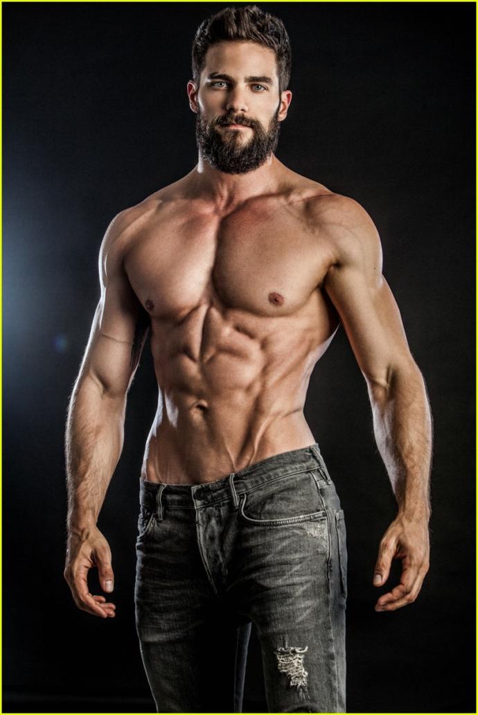 Özgürlüğün Elli Tonu'nun kadrosunda yer alan aktör Brant Daugherty bence rol arkadaşı Jamie Dornan'dan daha seksi. Ne dersiniz?