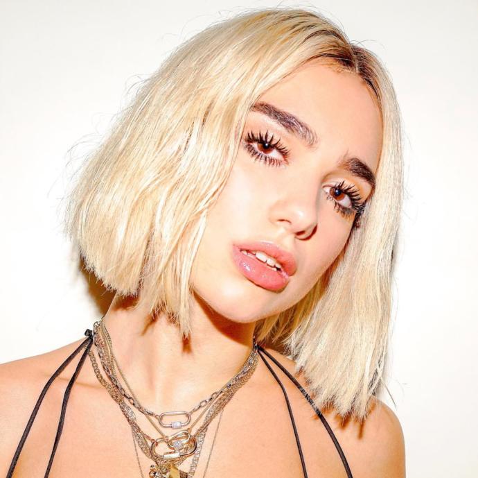 Dua Lipa'ya sarı saç yakışmış mı?