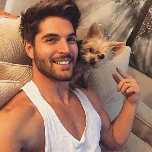 Nick Bateman mı Barış Arduç mu? Sizce Hangisi Daha Yakışıklı?