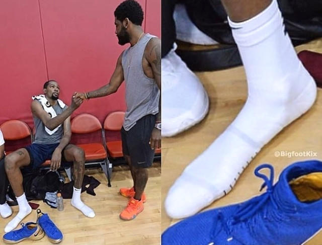Ünlü basketbolcu Kevin Durant'ın ayakları ben burdayım diyor, peki sizin ayak numaranız kaç?