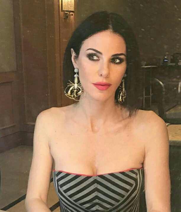 Sizce de Defne Samyeli ve Ayşe Hatun Önal birbirlerine benzemiyorlar mı?