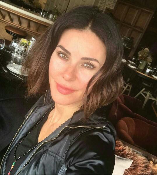 Sizce de Defne Samyeli ve Ayşe Hatun Önal birbirlerine benzemiyorlar mı?