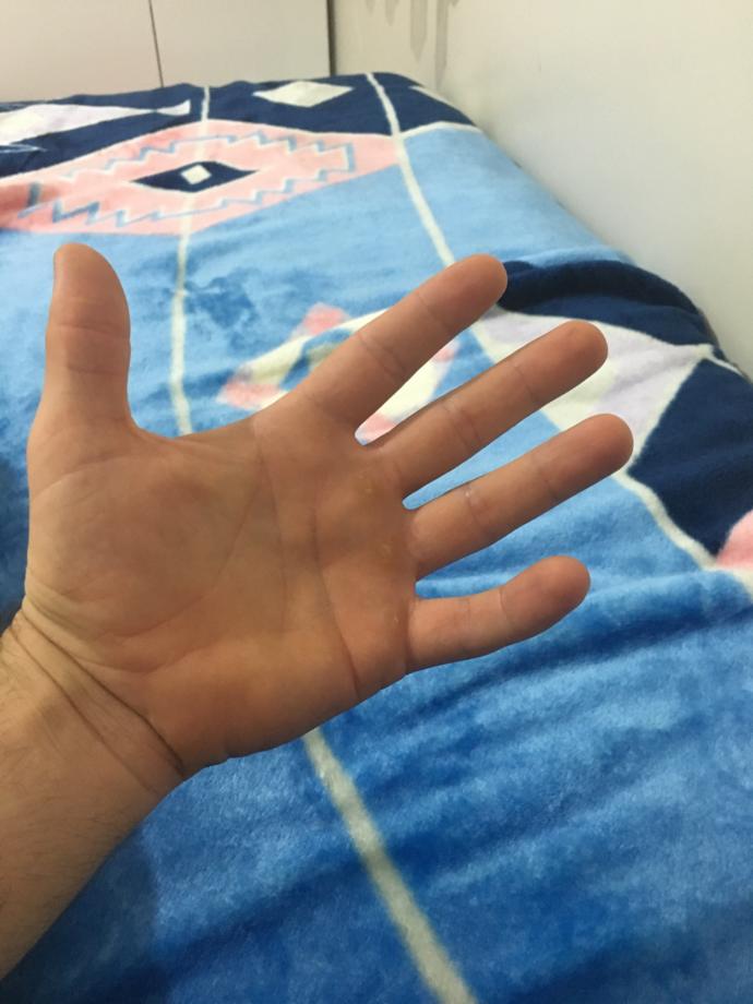 Erkek dediğin eli güzel ve parmakları ince mi olmalıdır?