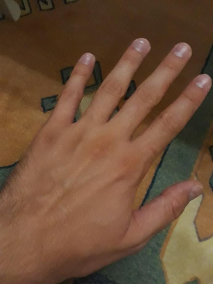Erkek dediğin eli güzel ve parmakları ince mi olmalıdır?