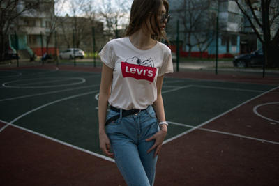 mom jean ve boyfriend jean farkı nedir