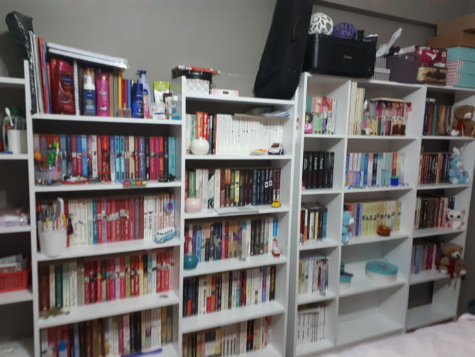 Sizi bekleyen bir kitap var mı? Okuma sıranızda hangi kitap var?