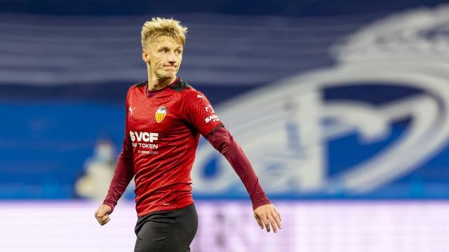 Futbolda en iyi frikik vuruşu yapan oyuncu kim?
