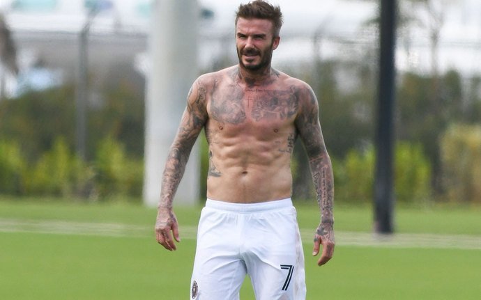 Futbolda en iyi frikik vuruşu yapan oyuncu kim?