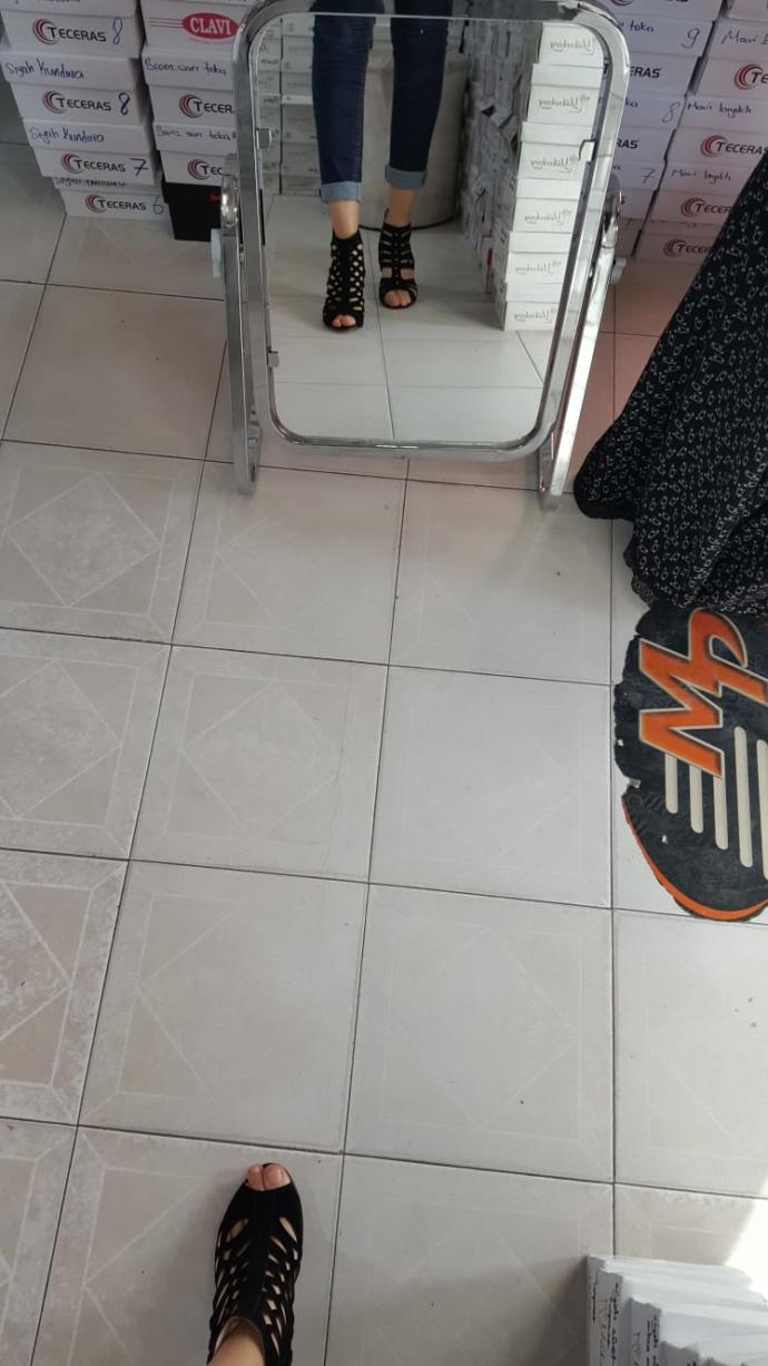 Siyah mi kahve mi? Hangi ayakkabı güzel?