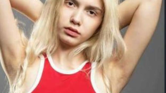 Aleyna Tilki'nin göğüsleri çok küçük değil mi?