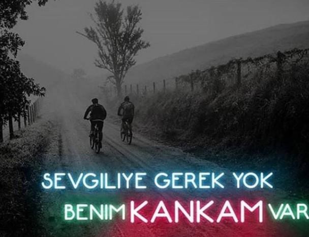 Sevgiliye gerek yok. benim... var. Boslugu hangi kelime ile doldurursun? senin kimin var?