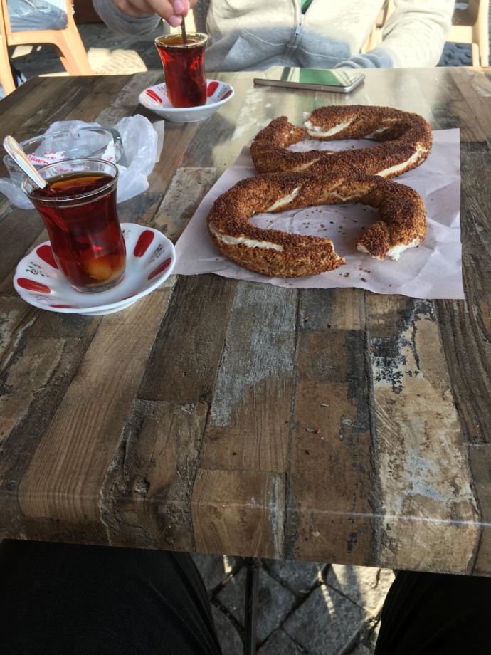 Simitin yanına en iyi ne gider?