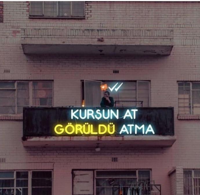Hoşlandığınız kişi mesajınıza görüldü yapıp cevap vermese tepkiniz ne olur?