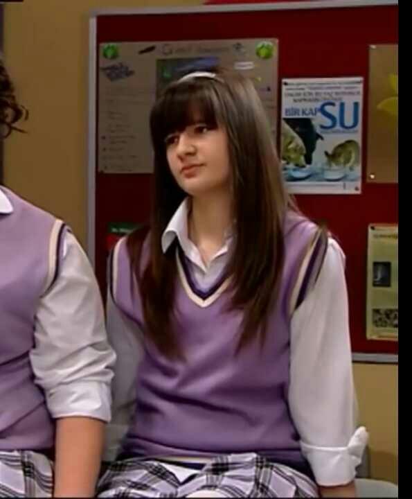 Bu kız 'ayca_22' değil mi 😂?