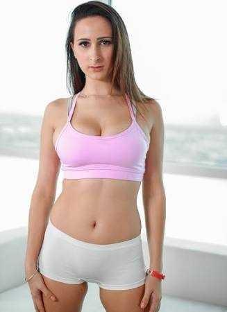Bu porno yıldızı nasıl sizce?