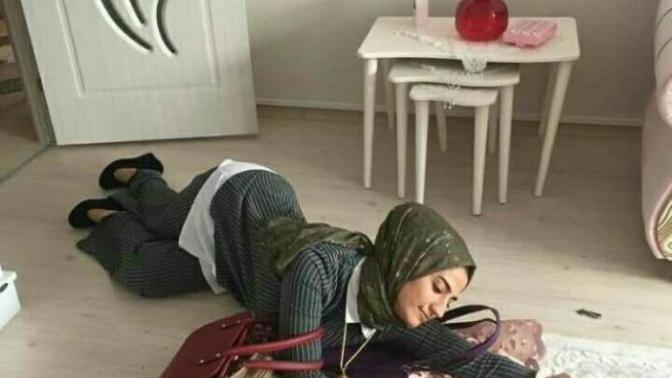 Yerler de sürünmek yeni akım oldu siz de akıma katılmak istermiydiniz?
