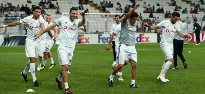 Beşiktaş 3-1 Sarpsborg! Yorumlarınız, futbolcular hakkında düşünceleriniz neler?
