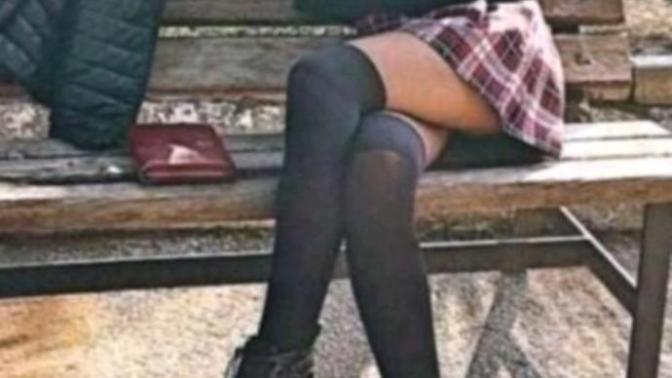 Kızlar lisede etek mi giyiyorsunuz / giyiyordunuz? yoksa pantolon mu? Hangisi daha seksi sizce?