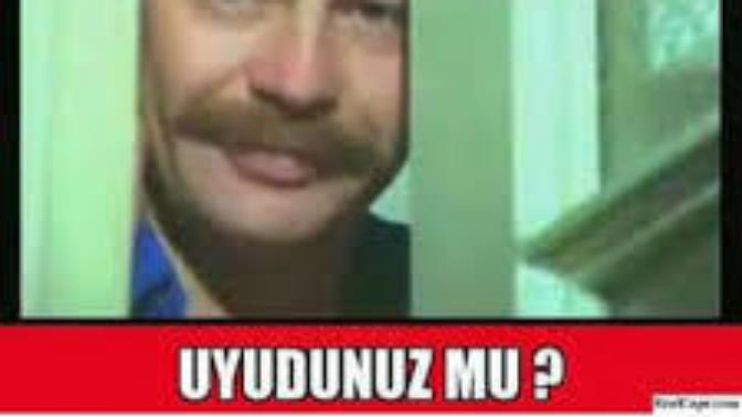 Uyudunuz mu la hatunlar 🤤? merak ettim kalkında  bir  cevaplayın sonra yine yatarsınız.. şu resimdeki aktörü bayanlar seviyor mu?