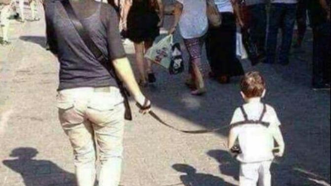 Fotoğraftaki çocuk güvenlik kemeri hakkında yorumun nedir?