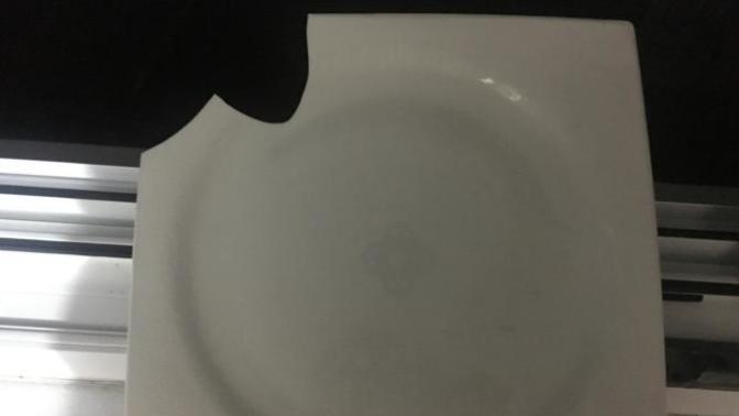 Annemin yemek takımından bir tabak kırdığım için yeni yemek takımı mı almalı mıyım?