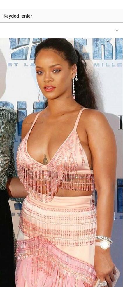 Rihannanın fiziği burda çok hoş değil mi? Hoşunuza gitti mi?