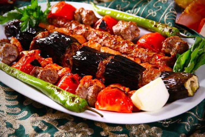 Sebze sevmeyen, fazla yemek seçen birine yapılabilecek en lezzetli yemek alternatifleri nelerdir?