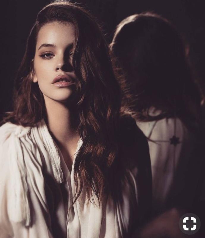 Sizce de Barbara Palvin in abartılan  bir  beğenisi yok mu?