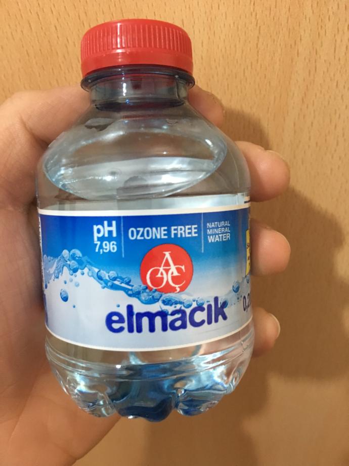 Sizce bu şişe büyüyünce damacana mı olacak?