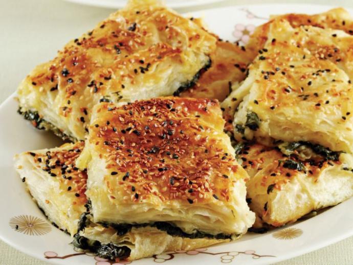 Hangisi senin favorin? Peynirli mi? Kıymalı mı? Patatesli mi? Ispanaklı börek mi?